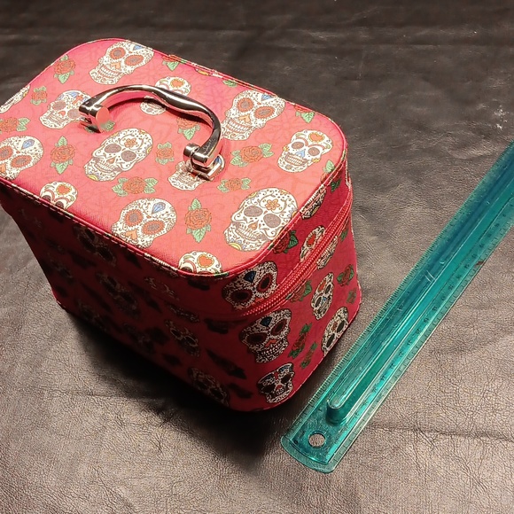 Train case - Picture 7 of 9